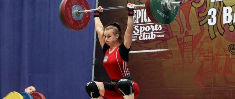 Важкоатлетка із Закарпаття стала призеркою на чемпіонаті України