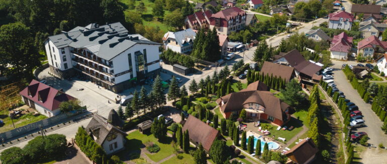 Відомі тревел-блогери розповіли де у Закарпатській області можна відпочити