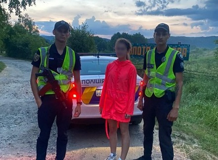 Пішла прогулятись і не повернулась: на Закарпатті розшукували дівчину