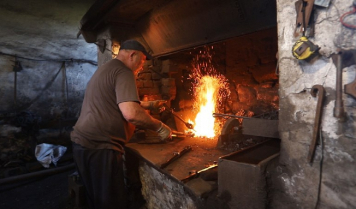 «Гамора» Лисичова: відео про нелегке чоловіче ремесло