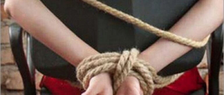 Зв’язали чоловіка і з погрозами привласнили майже 40 тисяч грн: на Закарпатті судитимуть двох чоловіків