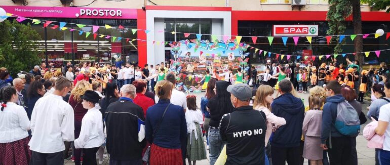 Берегівські дітлахи розважалися у своє “професійне свято” (ФОТО, ВІДЕО)