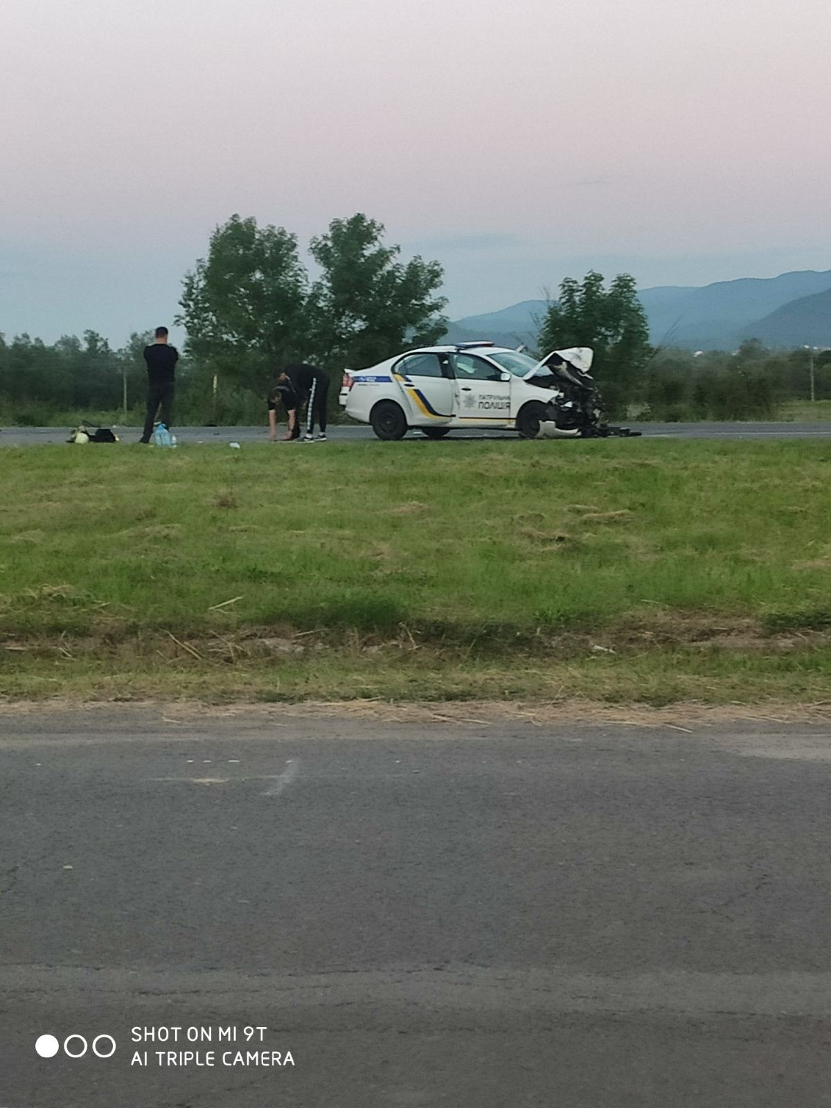 Вечірня ДТП на Закарпатті: за участю поліцейського автомобіля