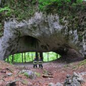 Неймовірна краса на Закарпатті: Карстовий міст