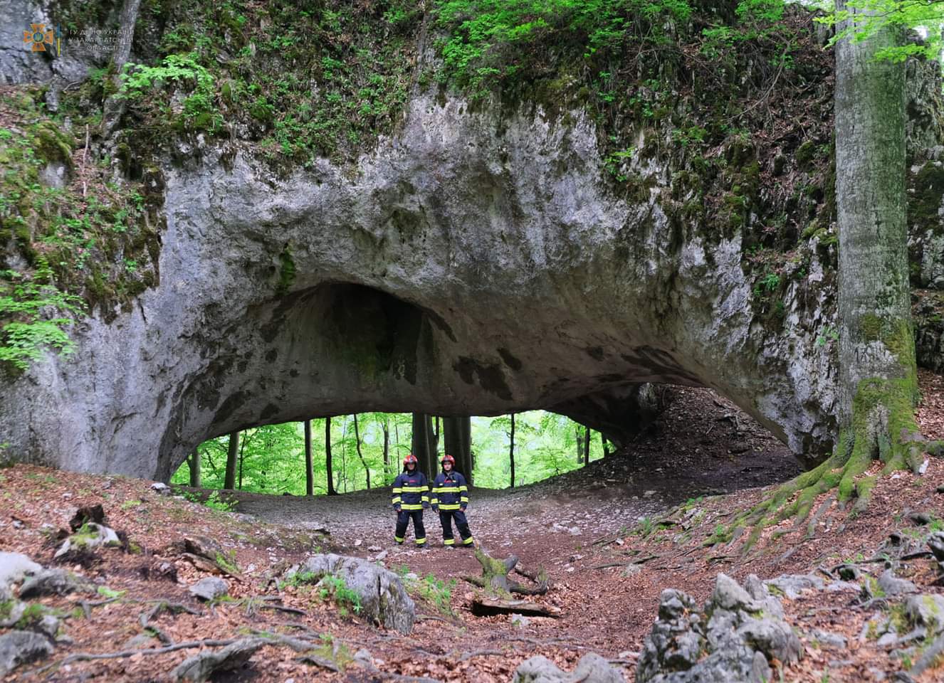 Неймовірна краса на Закарпатті: Карстовий міст