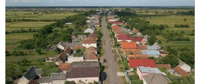 “Закарпаття з висоти”: село Зняцьово з висоти пташиного польоту