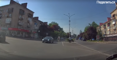 В Ужгороді підлітки небезпечно гасають містом на електросамокатах – СОЦМЕРЕЖІ