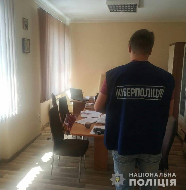 Жінці загрожує ув’язнення: на Закарпатті викрили працівницю управління соцзахисту населення