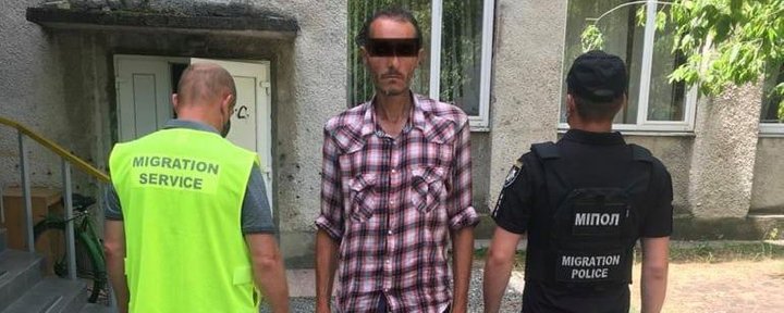 Штраф 17 тисяч та заборона в’їзду в Україну: в Ужгороді затримали іспанця