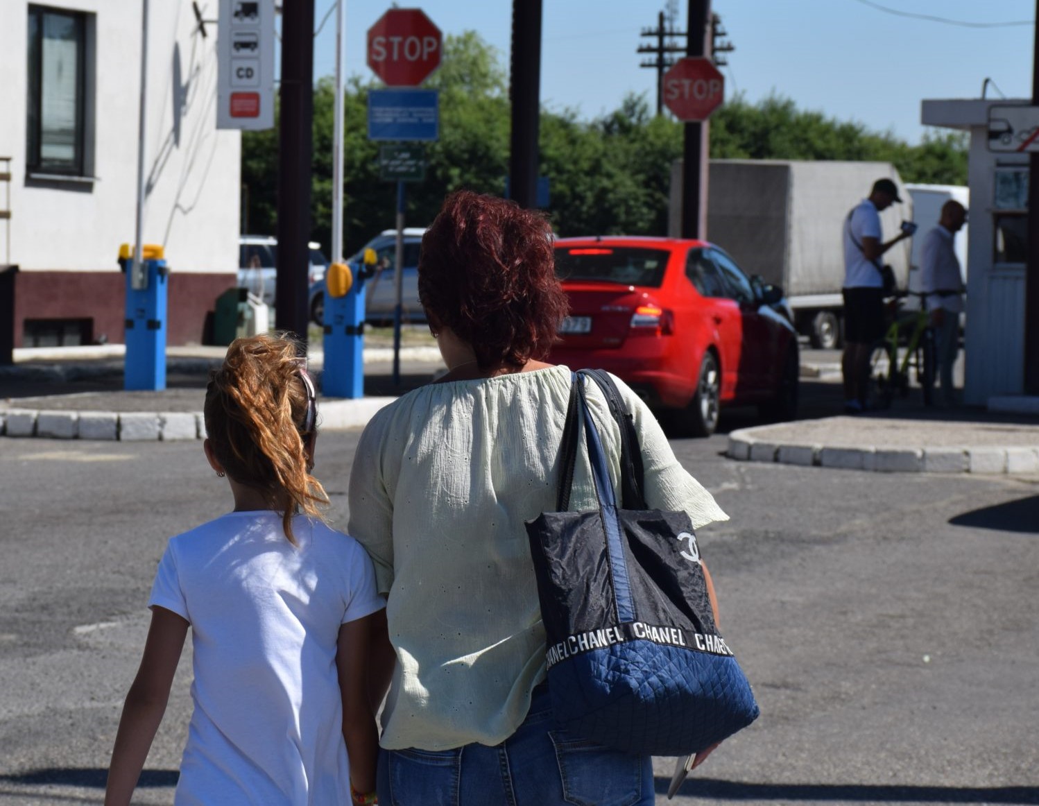 На Закарпатті жінка намагалась незаконно перевести через кордон двох дітей