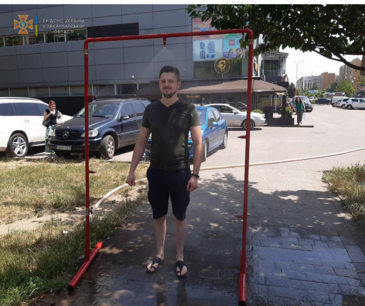 В Ужгороді встановили ще одну рамку для охолодження