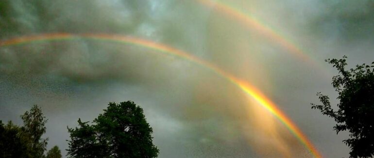 Подвійна веселка: неймовірну красу сфотографували жителька Свалявщини
