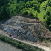 На Рахівщині завершують дробити скелю