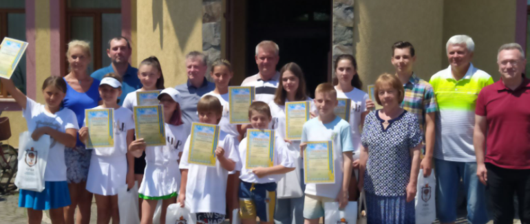 Тячівська міська рада привітала переможців першості Закарпатської області з тенісу серед ДЮСШ
