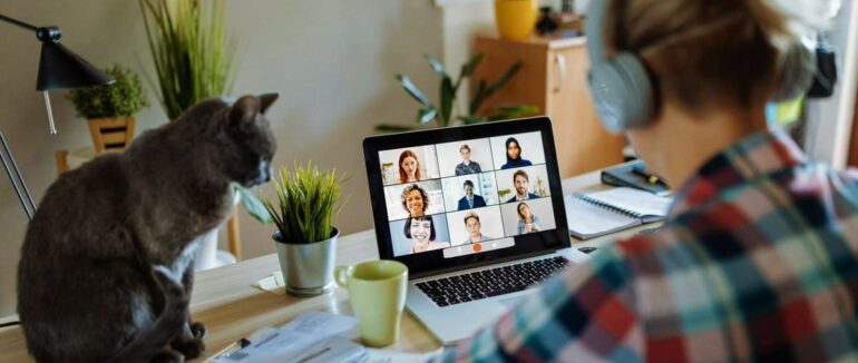 Для тих хто працює вдома під час спеки: поради, які допоможуть охолодитися