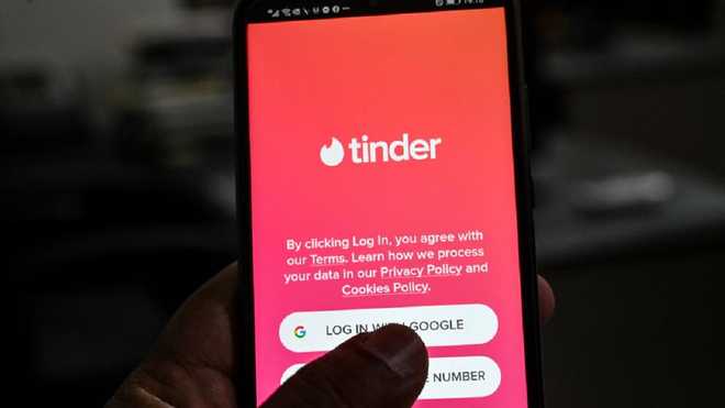 У Tinder з’явилася нова функція, яка дозволяє блокувати користувачів за номером телефон