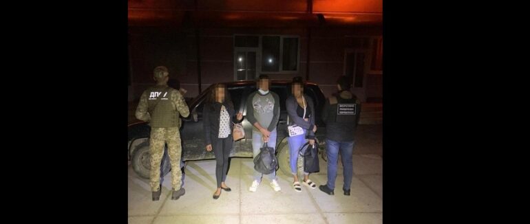 Незаконний перетин кордону: на Закарпатті затримали трьох мігрантів