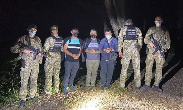 Закарпатські прикордонники затримали мігрантів, які прямували до Німеччини