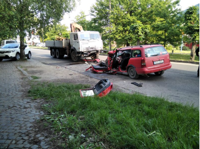 Моторошна автотроща на Закарпатті: чоловік помер у лікарні