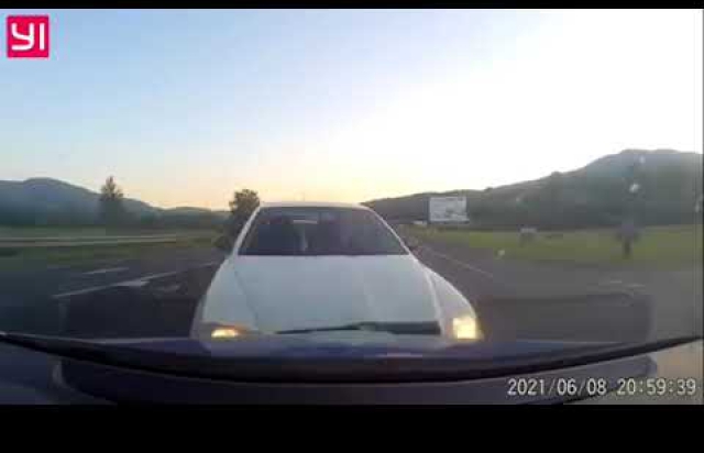 Аварія за участю патрульних на Закарпатті: момент зіткнення записали на відеореєстратор