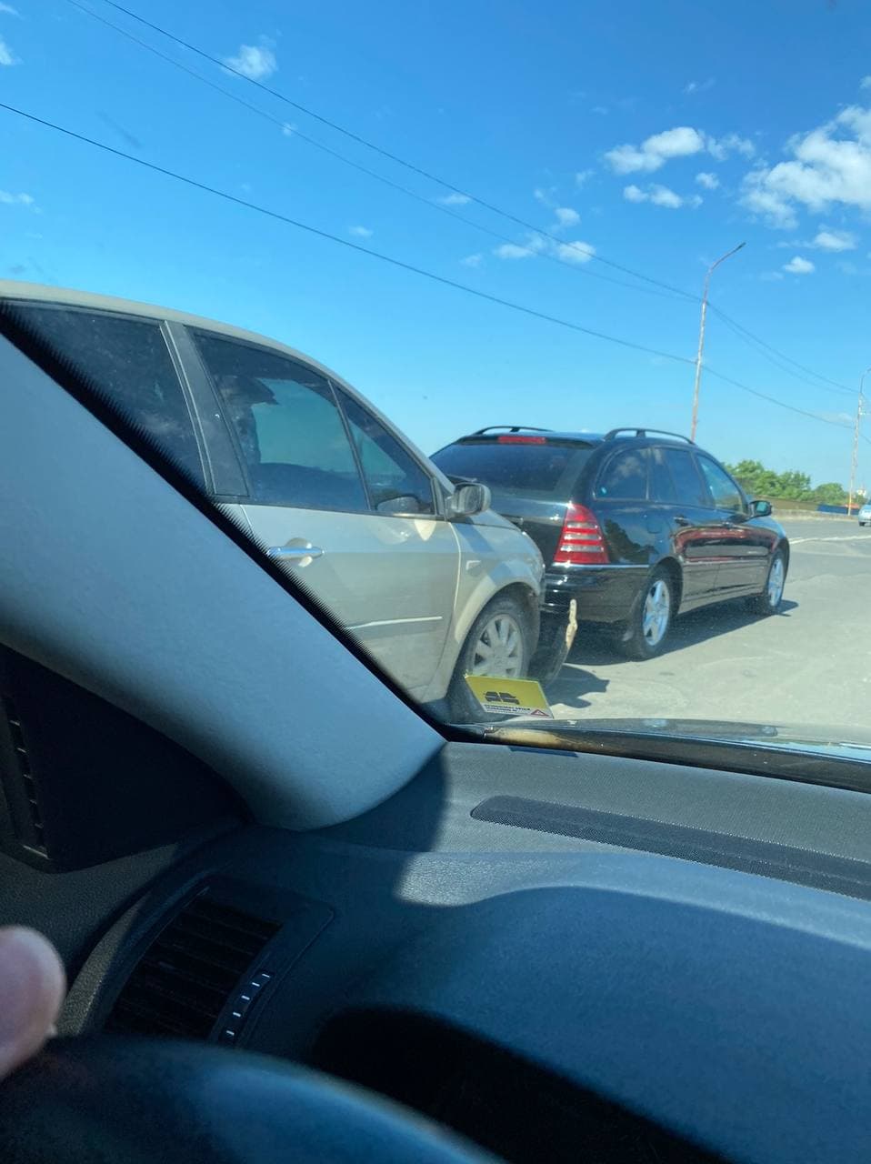 ДТП у Мукачеві: на мосту зіштовхнулися два легковики