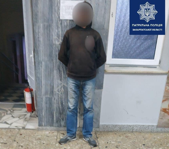 У Мукачеві затримали чоловіка, який перебував у розшуку