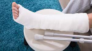 На Тячівщині під час проходження туристичного маршруту жінка з Маріуполя зламала ногу