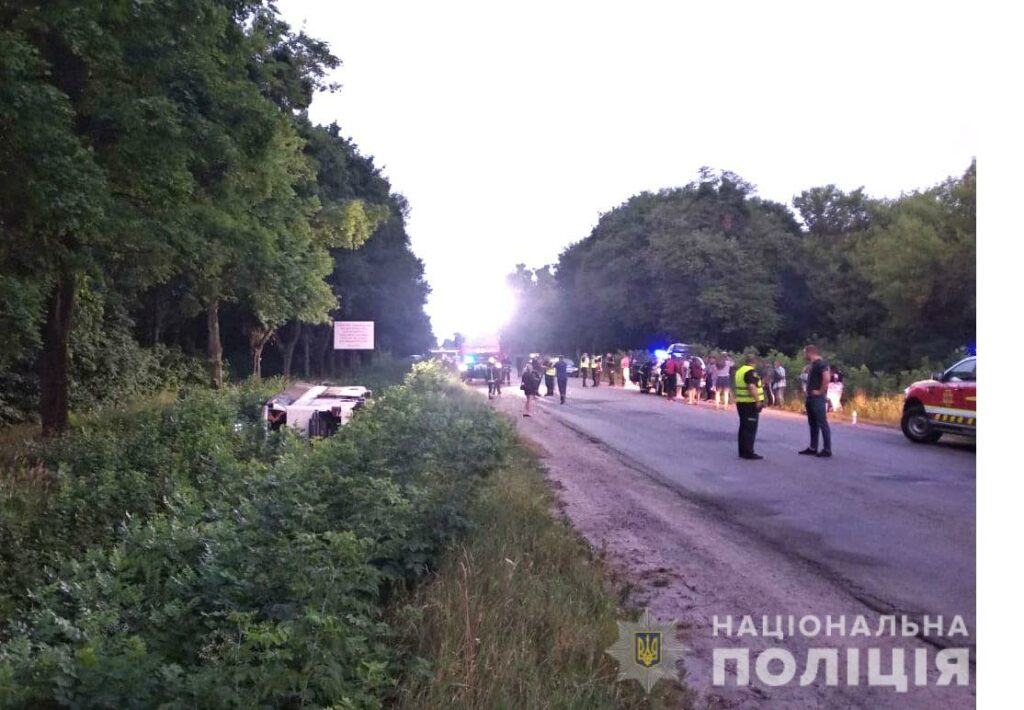 аварія, ДТП, Рівненщина, автобус, перекинувся на дах, закарпатці, постраждалі