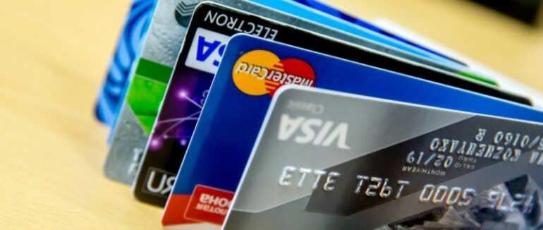 В банків України з’являться нові конкуренти: українці будуть по-новому отримувати картки