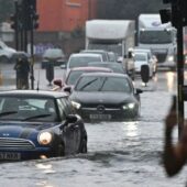 Лондон накрила злива: підтоплені метро, лікарні, вулиці