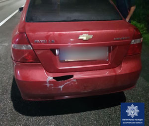 У Нижніх Воротах затримали автомобіль з іноземцями без документів