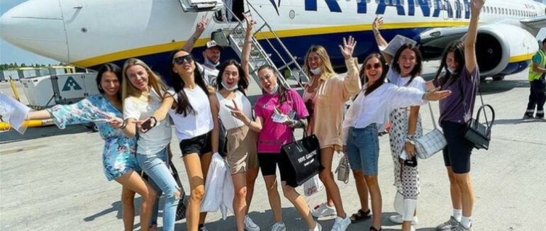 Матч Україна – Англія: дівчата та жінки гравців нашої збірної приїхали до Риму, щоб підтримати команду