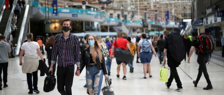 Головний санлікар України: коронавірус з нами ще принаймні на півтора роки