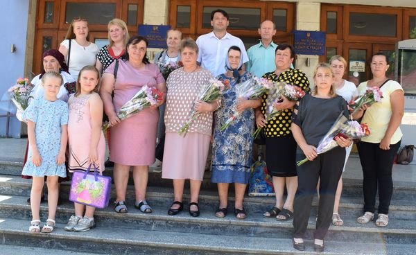 Закарпатки з Рахівщини отримали почесне звання «Мати-героїня»