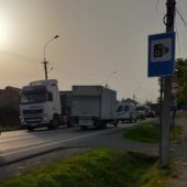 До уваги водіїв: на трасі у межах Ракошина утворились величезні затори