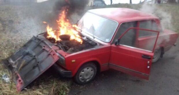 За одну добу на Закарпатті горіли два ВАЗ