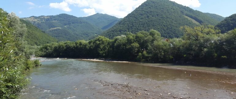 На Тячівщині з водойми вилучили тіло невідомого утопленика