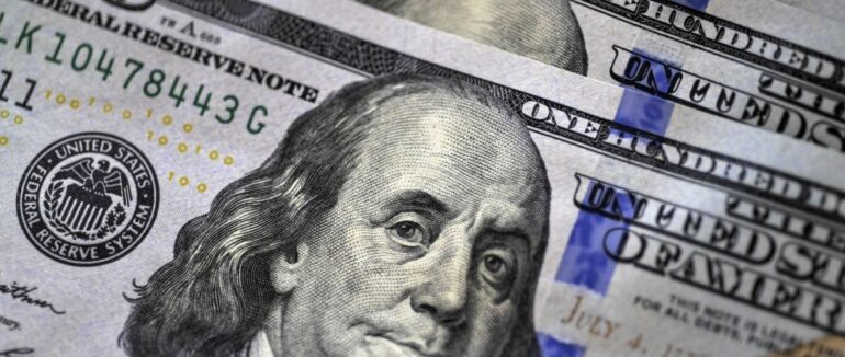 Курс валют на 14 липня: скільки коштують долар і євро