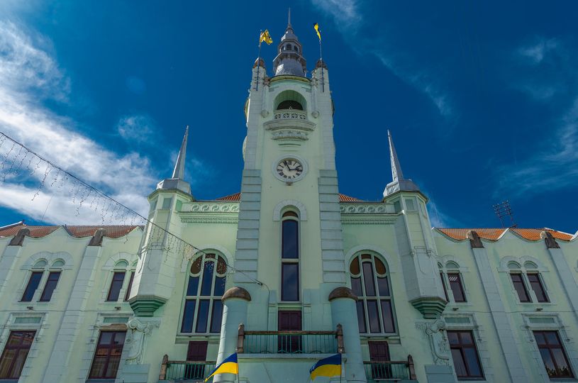 В Мукачеві ще двом дітям-сиротам придбають житло