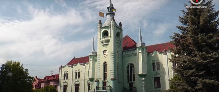 Створення спеціалізованих служб та надання матеріальної допомоги сиротам: виконком у Мукачеві (ФОТО; ВІДЕО)