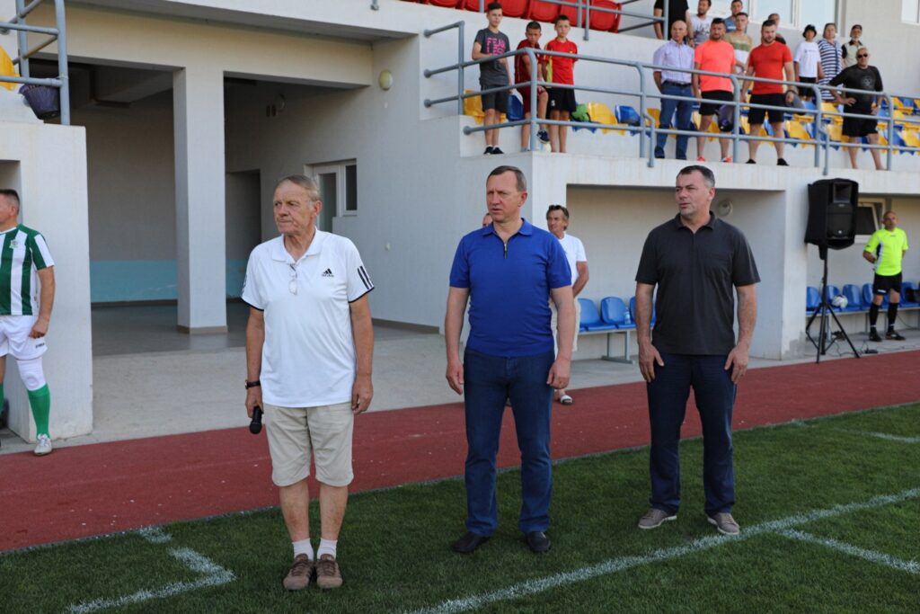 Ужгород, стадіон "Автомобіліст", ветерани, футбол, змагання, початок