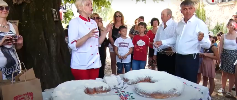 «Графський кіфлик»:  у Чинадієві встановили національний рекорд (ФОТО; ВІДЕО)