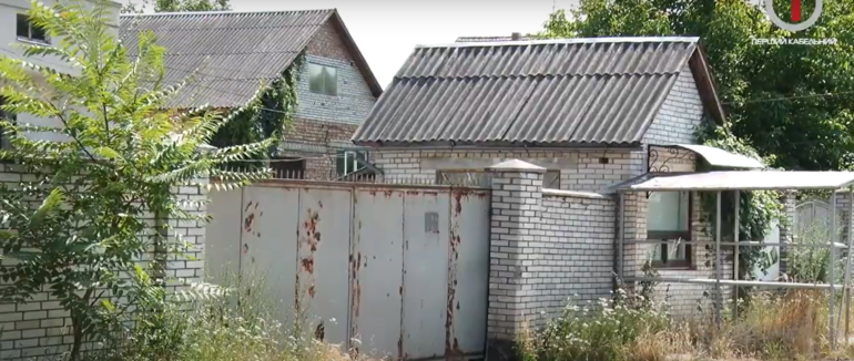 Хто викинув мертву худобу на узбіччя Пряшівської у Мукачеві?  (ФОТО; ВІДЕО)