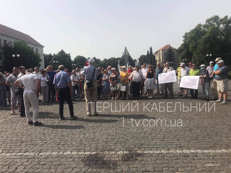 За справедливий перерахунок пенсій: міліціонери вкотре вийшли під стіни ОДА (ФОТО; ВІДЕО)