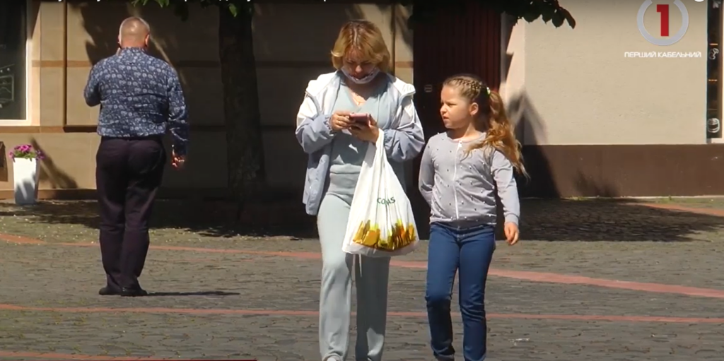 патронатна родина, прихисток, малеча, Мукачівська громада, сюжет