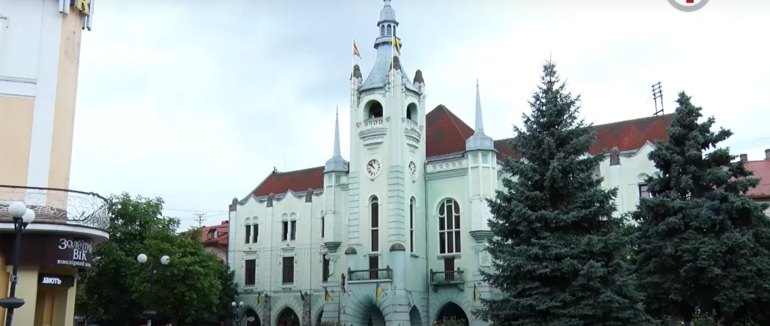 Справи виконкому: у Мукачеві проведуть паспортизацію вулиць та забезпечать житлом дітей-сирот (ФОТО; ВІДЕО)