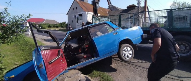 Аварія поблизу Мукачева: постраждалого водія прооперували