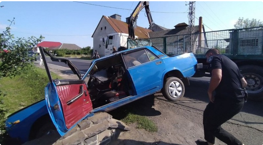 Аварія поблизу Мукачева: постраждалого водія прооперували