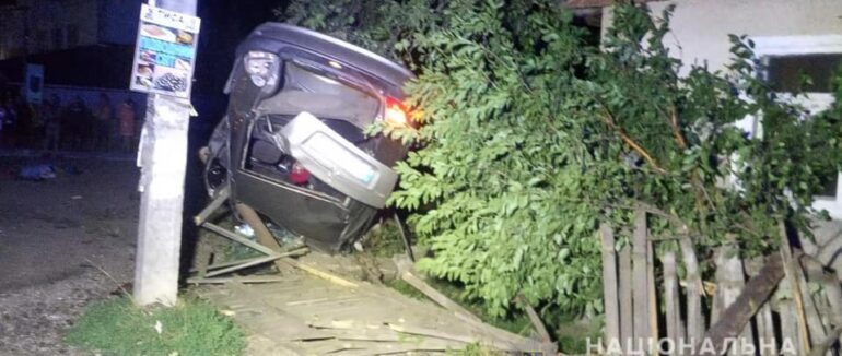 На Хустщині п’яний водій здійснив наїзд на людей: 2 постраждалих, один помер на місці