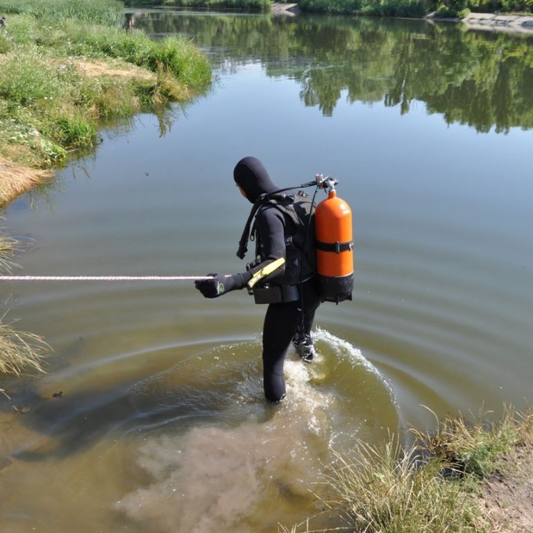 Пошуки тривали 2 дні: з річки Тиса вилучили тіло потопельника